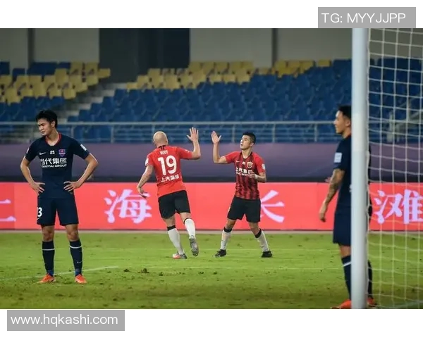 上海足球队近期表现分析与未来发展展望探讨